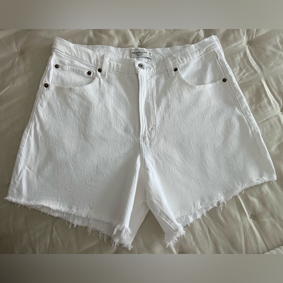 A&F Dad Short High Rise Cut-Offs - Picture 3 of 7